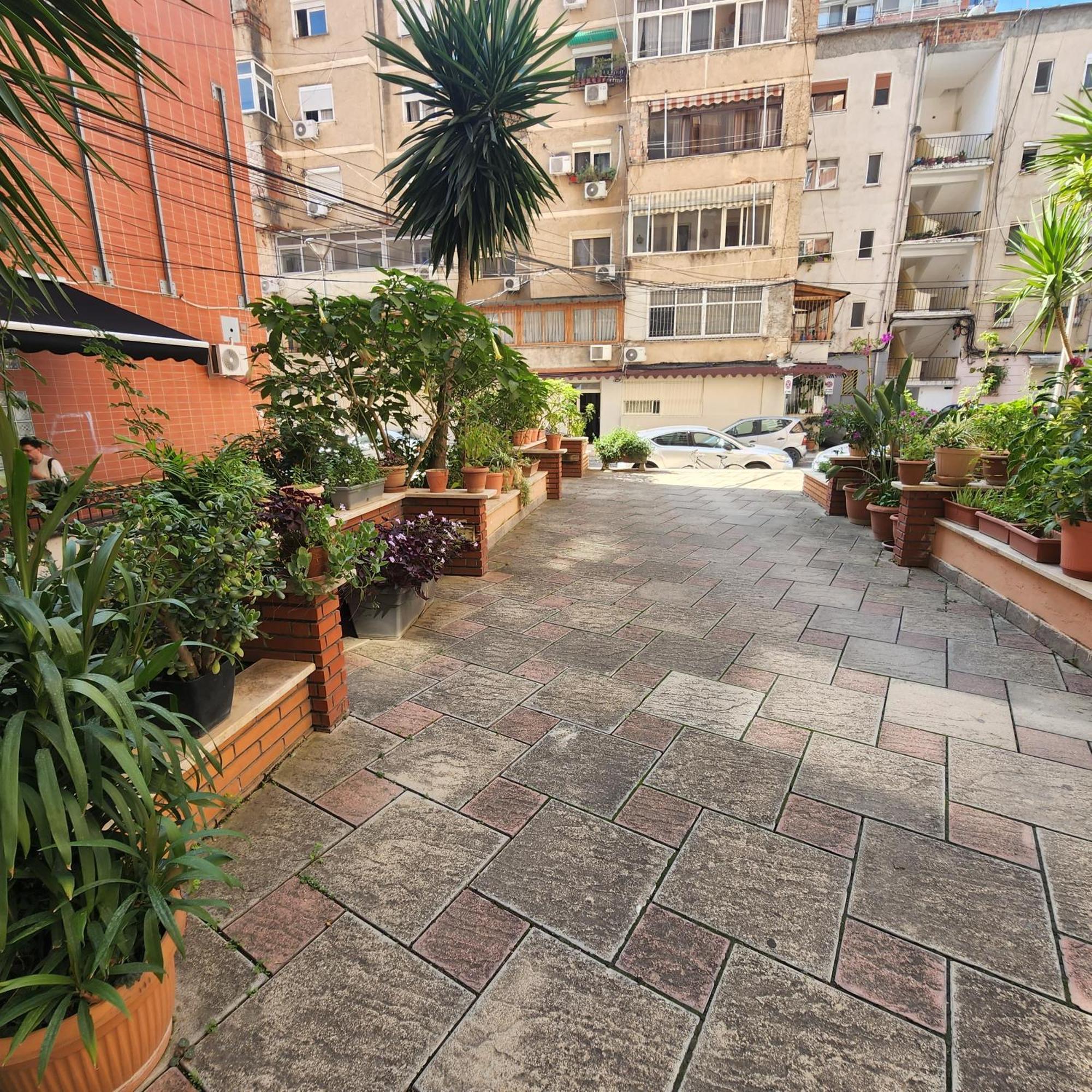 Kalpazo Home Skanderbeg Square Тирана Экстерьер фото