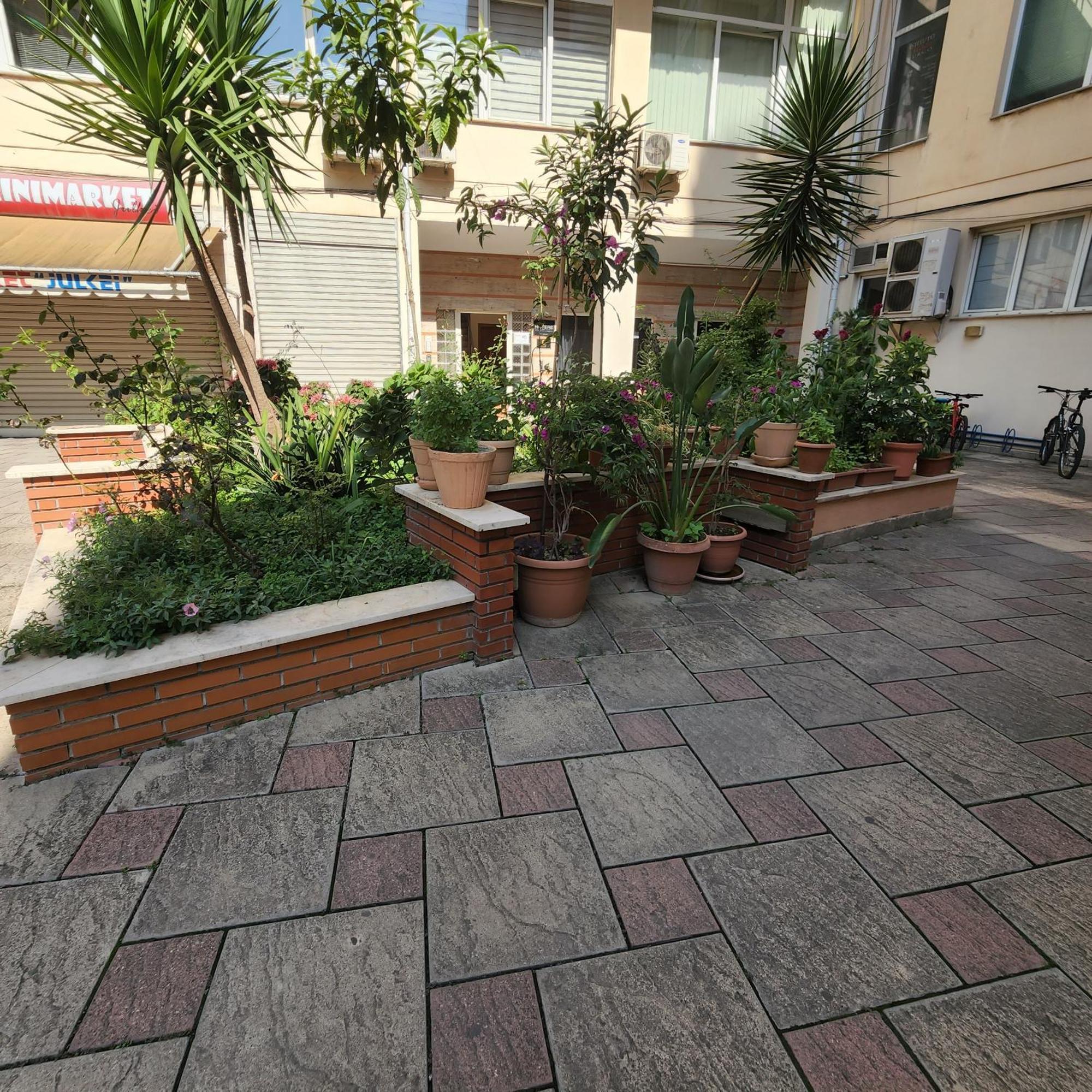 Kalpazo Home Skanderbeg Square Тирана Экстерьер фото