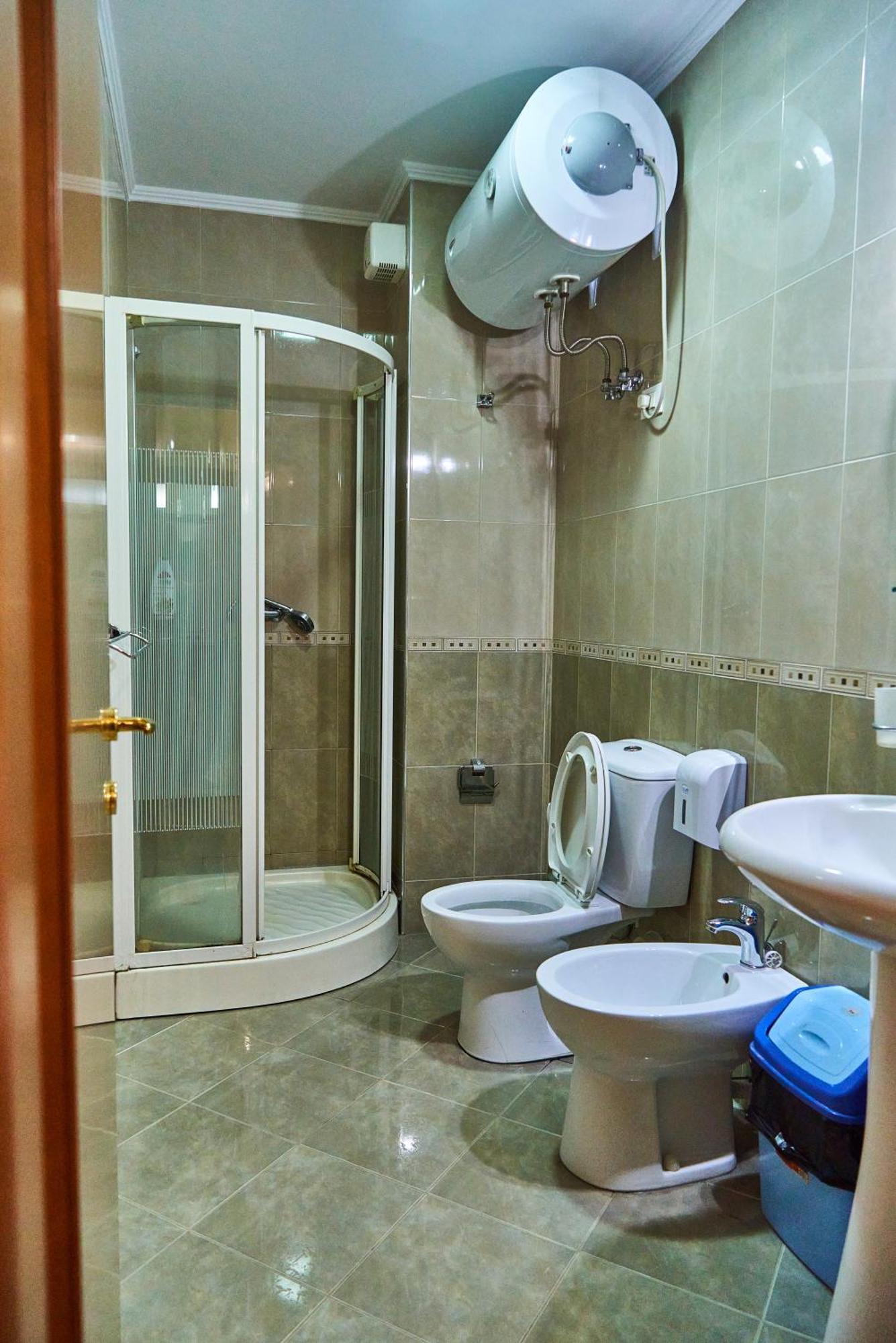 Kalpazo Home Skanderbeg Square Тирана Экстерьер фото