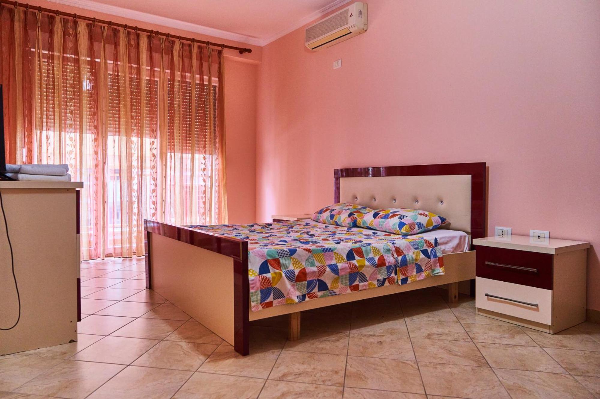 Kalpazo Home Skanderbeg Square Тирана Экстерьер фото