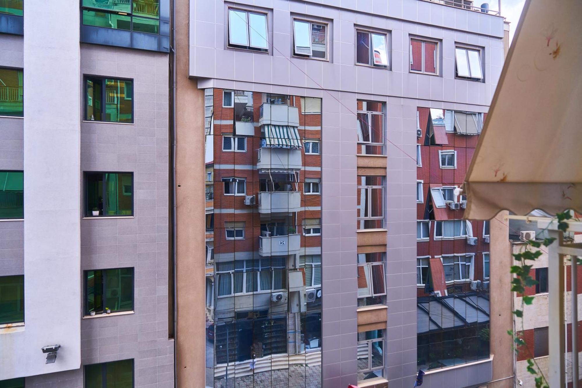 Kalpazo Home Skanderbeg Square Тирана Экстерьер фото