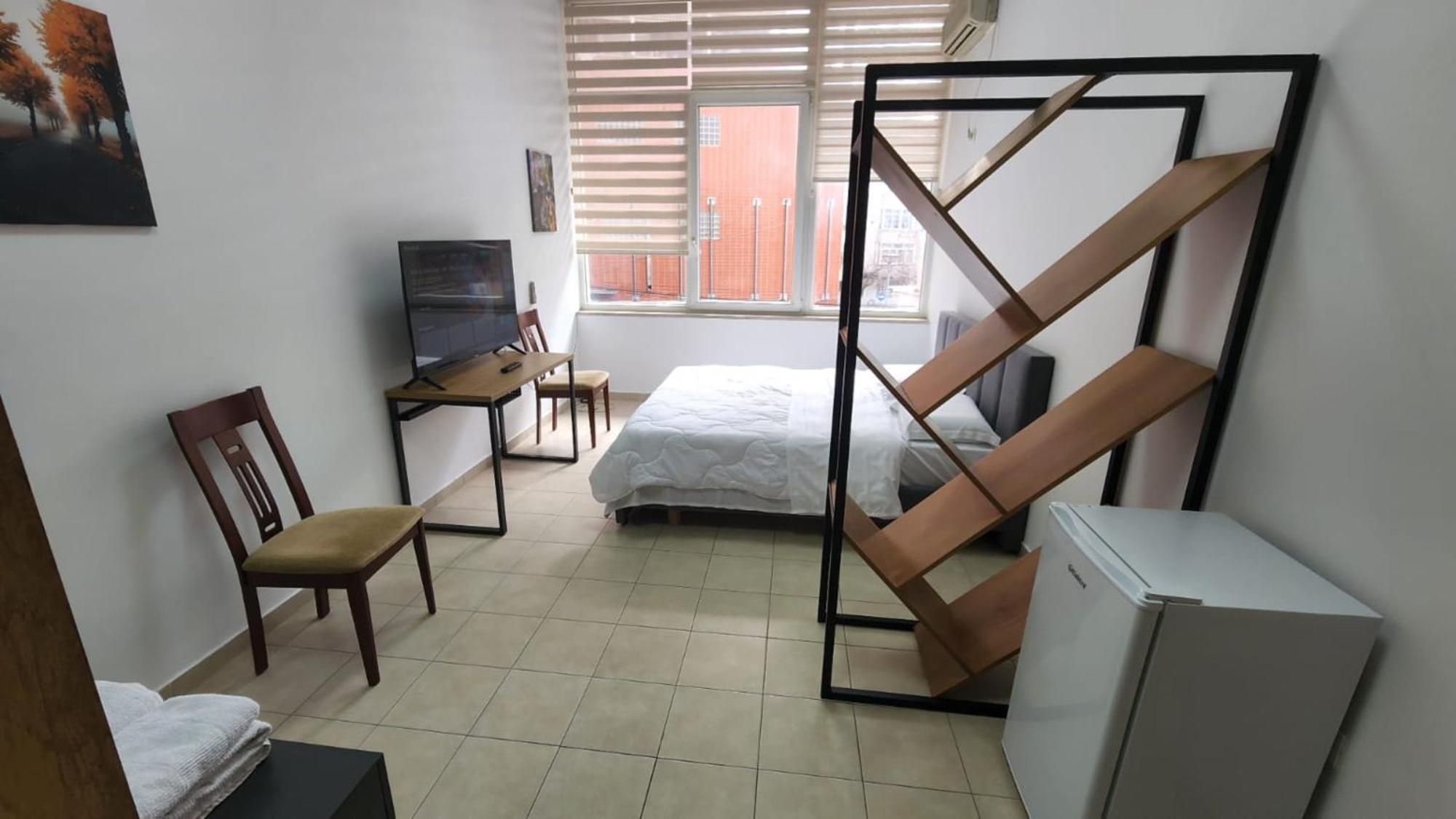 Kalpazo Home Skanderbeg Square Тирана Экстерьер фото